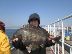 尼崎市立魚つり公園、もう少しで年なしのビッ…