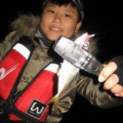 城ヶ崎でアジング、少年アングラーもアジをキャッチ！