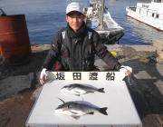 黒島の磯、グッドサイズのチヌをキャッチ