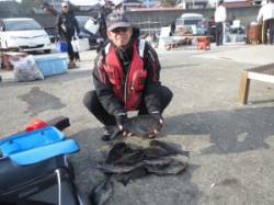 丸島で10匹、沖の赤島で23匹！フカセグレ…