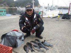 ジンヨモの壁は昼から好調！40cmオーバーのグレも♪