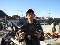 丸島・沖の赤島で40cmオーバーの良型グレ