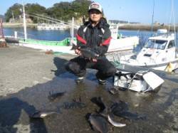 双子の親・沖の赤島ともにグレ釣れてボウズな…