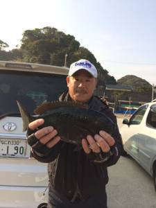 沖のカンゴメ・沖の赤島で腹ボテのグレ釣れました☆