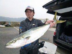 沖一文字内向きでメジロ、ルアーでの釣果です