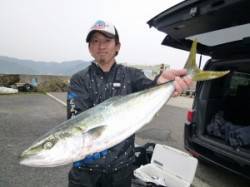 沖一文字内向きでメジロ、ルアーでの釣果です…