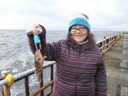 南港海釣り公園　波高い中何とかガシラ！