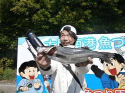 大阪南港魚つり園でハネ、棚は三ッ半でした