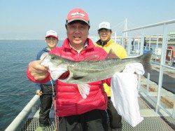 尼崎魚つり公園のハネ、朝から午後に棚は徐々に深くなります