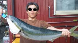 煙樹ヶ浜、早朝狙いショアジギングで青物！