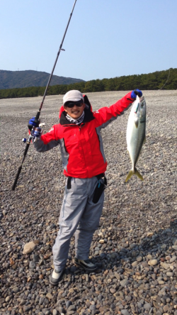 煙樹ヶ浜で80cmのブリ☆トップで出ました！！