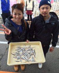 マリーナシティ海釣り公園サビキで豆イワシ・メバル♪