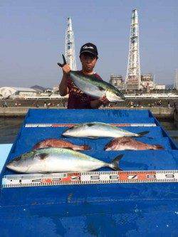 マリーナシティ海洋釣り堀　マダイ＆ブリ＆メジロ楽しめます☆