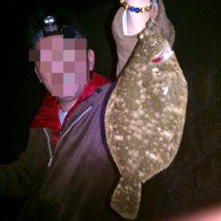 大潮の月を見ながらのんびり投げ釣り〜カレイをキャッチ(^o^)