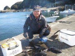 双子の親・沖のカンゴメにて腹ボテのグレ釣れてます