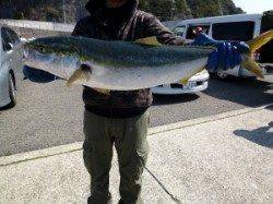 神谷沖一文字内で立派なブリ！ジギング釣果