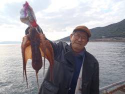 1000gの良型マダコ☆須磨海づり公園