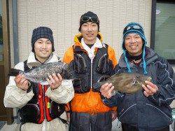 湯浅の磯で年なしチヌ53.0cm(2.55kg)！！