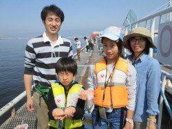 尼崎市立魚つり公園 イワシの回遊あるが単発で数は上がらず・・・