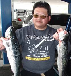 家島の釣り堀〜この時期限定の美味しいサーモ…