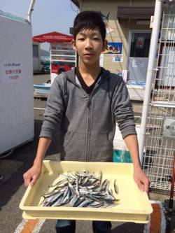 今夜はイワシでパラダイス！ マリーナ釣り公…