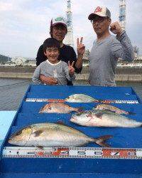 マリーナシティ海洋釣り堀、大物カンパチに感動！