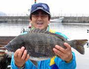 黒島の磯チヌは良型〜51cmの年なし釣れま…