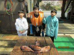 釣り堀でファミリーフィッシング★真鯛釣果