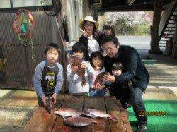 釣り堀でファミリーフィッシング★真鯛釣果