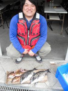 【3日】キハチ磯でフカセチヌ　★45cm★…