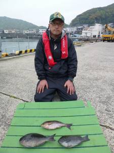 神谷の沖一文字内向きにてカゴ釣りでグレ・イ…