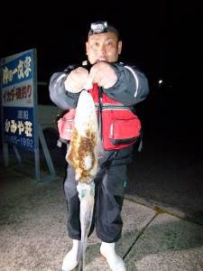 沖一文字半夜釣りでアオリイカ1.3kg！