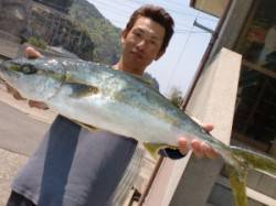 条件よくヒラマサ65cmとハマチの釣果〜三…