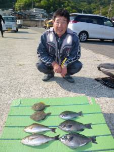 ヒラバエでのかご釣り＆フカセ釣り釣果　イサギ&チャリコ