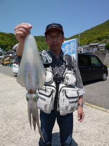 神谷一文字でヤエン釣り　キロアップも出ています