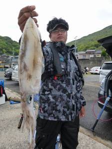 エギングでアオリイカ1.1kg　神谷の沖一…