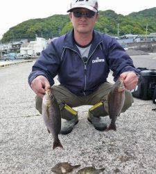 沖一文字外向きでアジ、ヒラバエでイサギなど