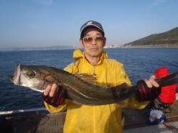 須磨海づり公園、70cmオーバーのスズキが…