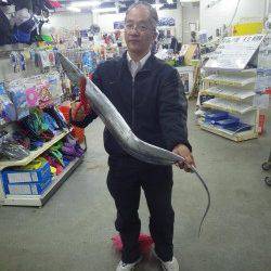 田辺市天神崎にて指６本の太刀魚！ よく引きました！