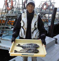 沖一文字白灯・沖一文字カーブともにナイスサイズのチヌ