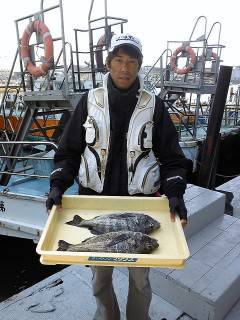 沖一文字白灯・沖一文字カーブともにナイスサイズのチヌ