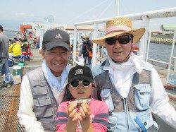 尼崎市魚つり公園　ハネ・セイゴの他カタクチイワシの釣果