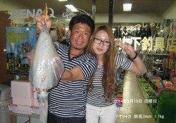 竹野港にてエギングでアオリイカ胴長34㎝1.7㎏