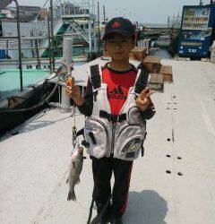 沖一文字白灯・沖の北：ウキ釣りでハネやチヌの釣果☆