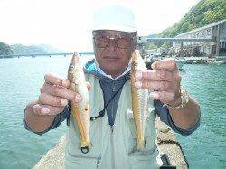 津居山港　朝からの投げ釣りでキス釣りが楽しめる　周りではサビキも