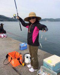 マリーナシティ海釣り公園、サビキでイワシ大漁！