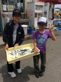 やったぜ！サイコー！！マリーナシティ海釣り…