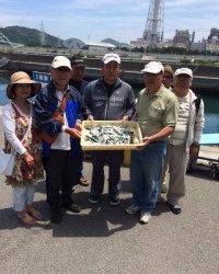 マリーナシティ海釣り公園 サビキ釣りで豆アジ・マイワシ