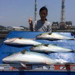 マリーナシティ海洋釣り堀　メジロの釣果出てます
