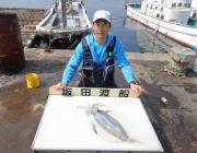 黒島の磯　エギングで1.4kgのアオリイカ…